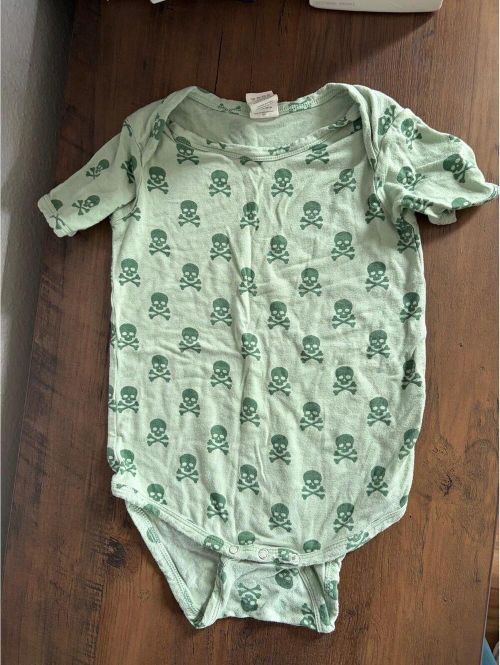 Kate Quinn Bamboo Green Skulls Print size 18-24M. GUC for wash wear